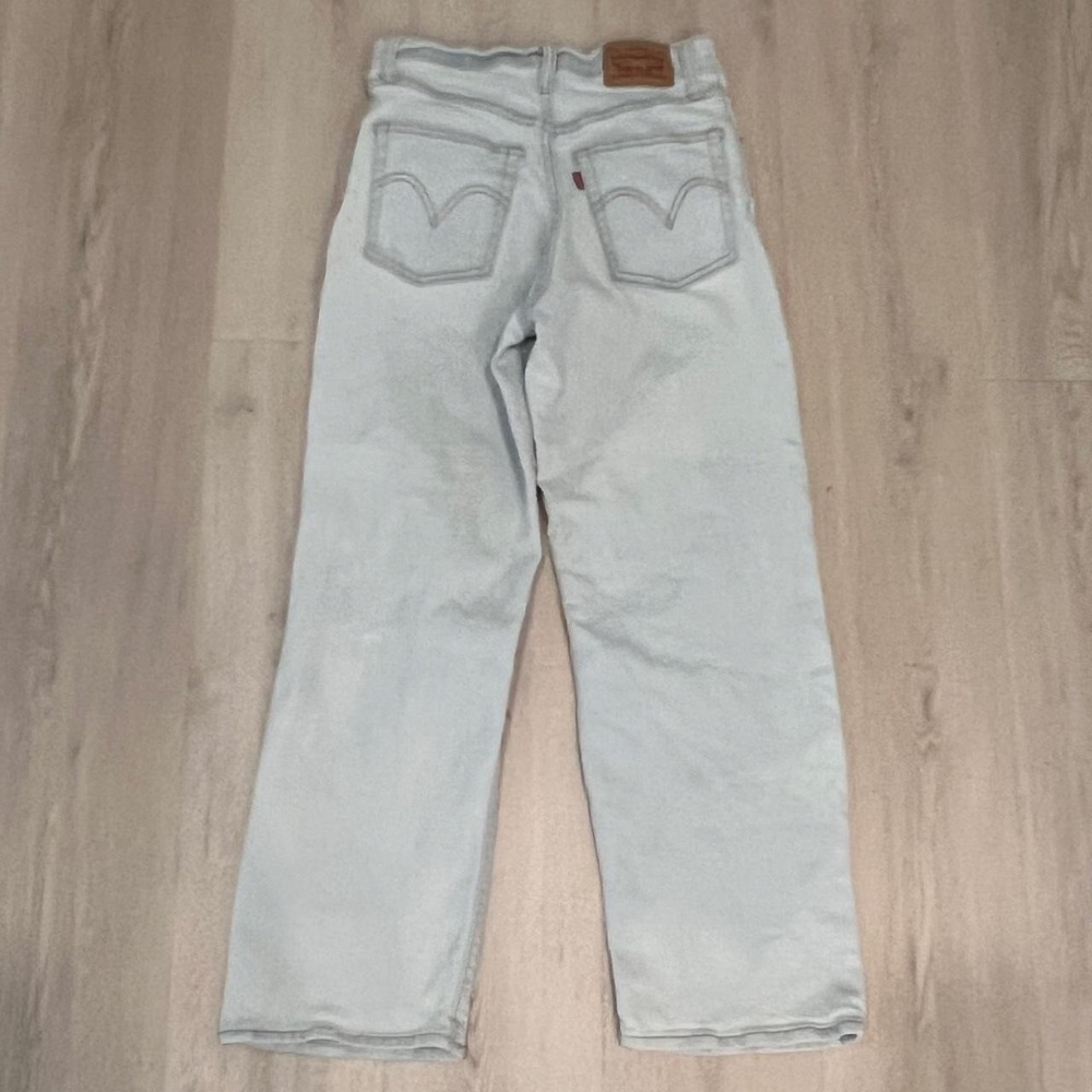 Levi's Ribcage Straight Ankle Jeans in light blue, size 27 button fly light wash